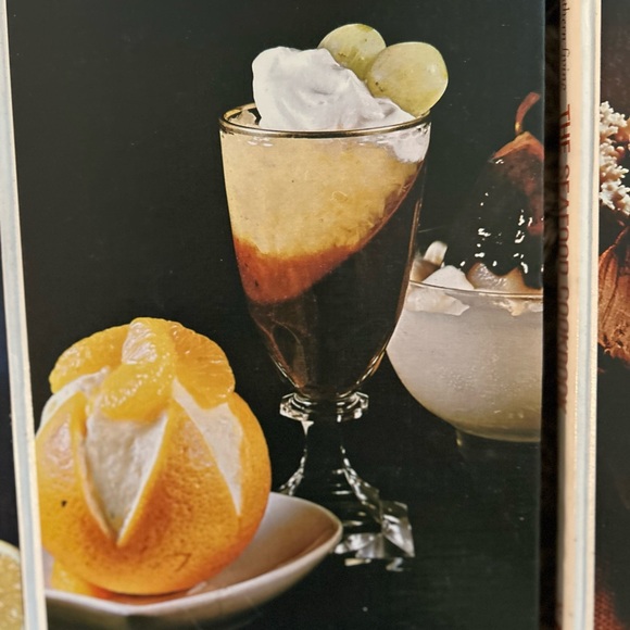 Seven vintage hardcover Southern Living cookbooks - Picture 8 of 9